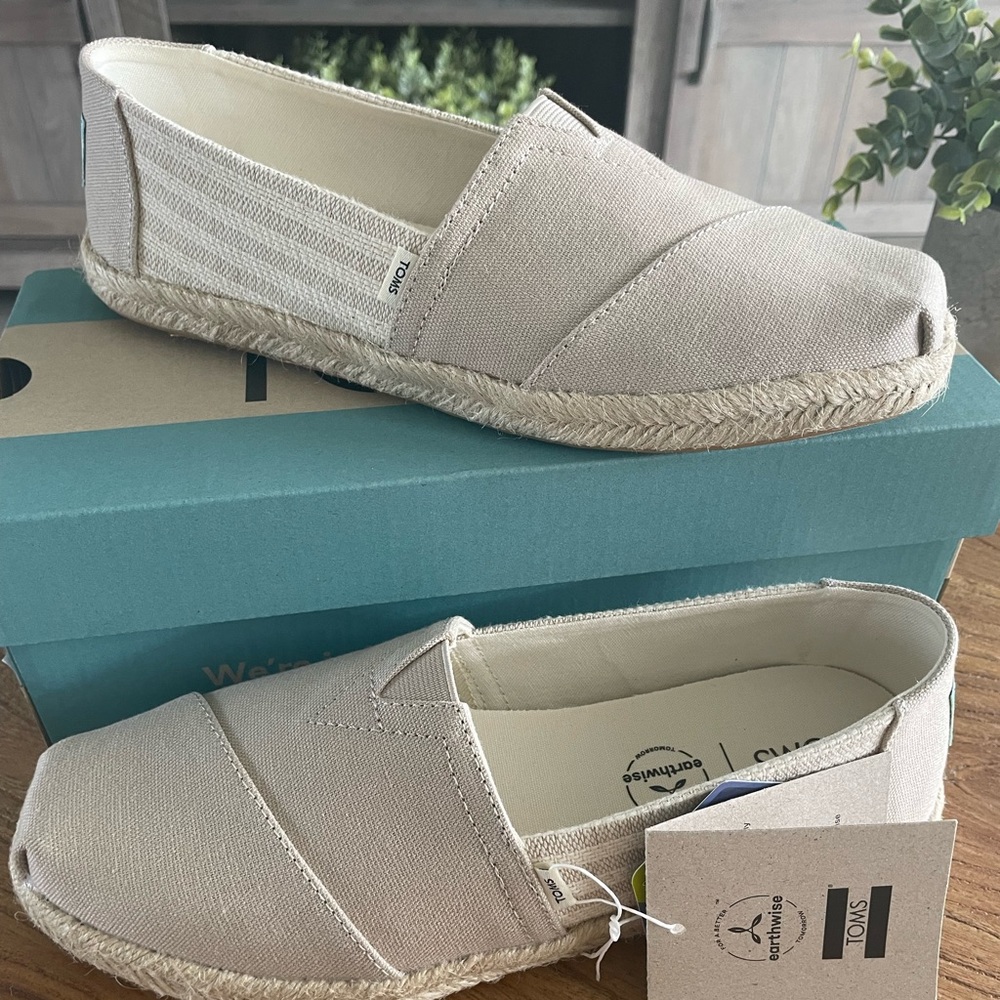 NWT New Toms Alparagata Rope Oxford Tan Espadrilles